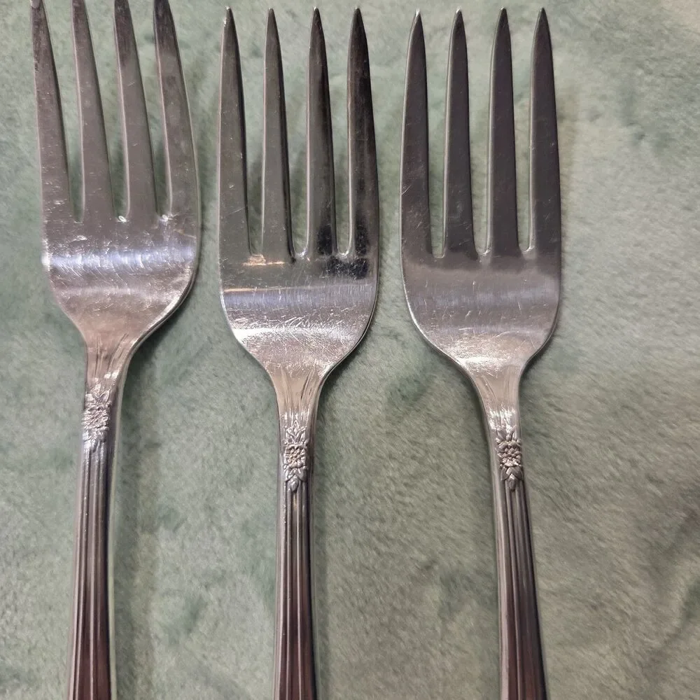 Vintage Wm Rogers Extra Plate Lot of 3 Salad Forks Triumph Pattern 1941